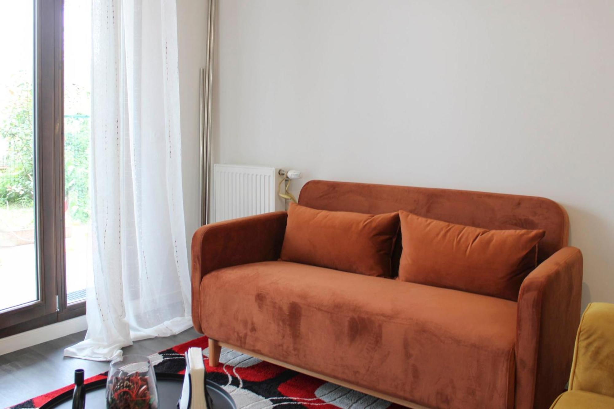 Charming T2 Near The Basilica Of Saint-denis *